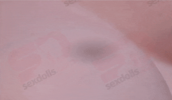 Poupée sexuelle tétons